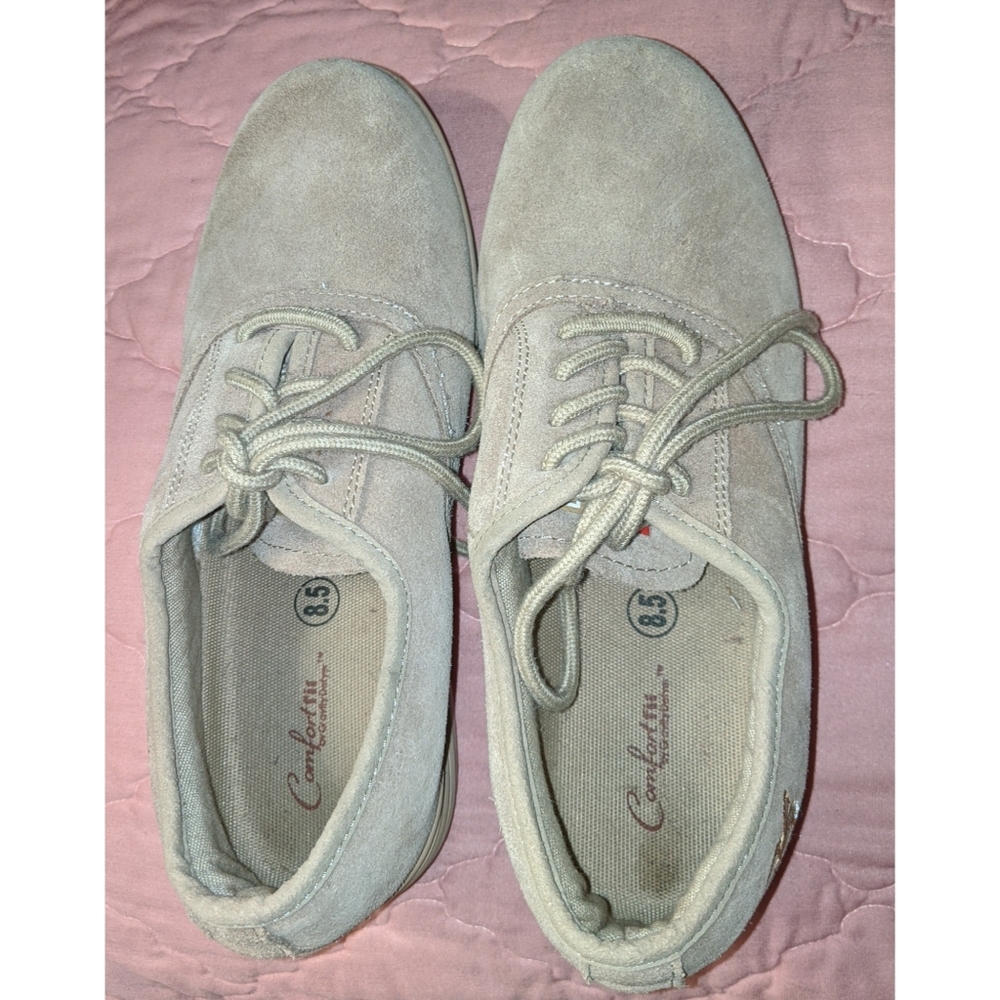 GDEFY Comfort Suede Shoes Size 8.5